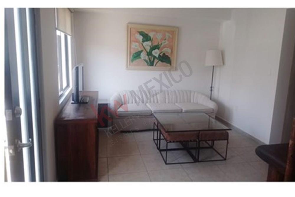CASA PARCIALMENTE AMUEBLADA EN RENTA EN EL CANTO, FRACCIONAMIENTO ZIBATA.