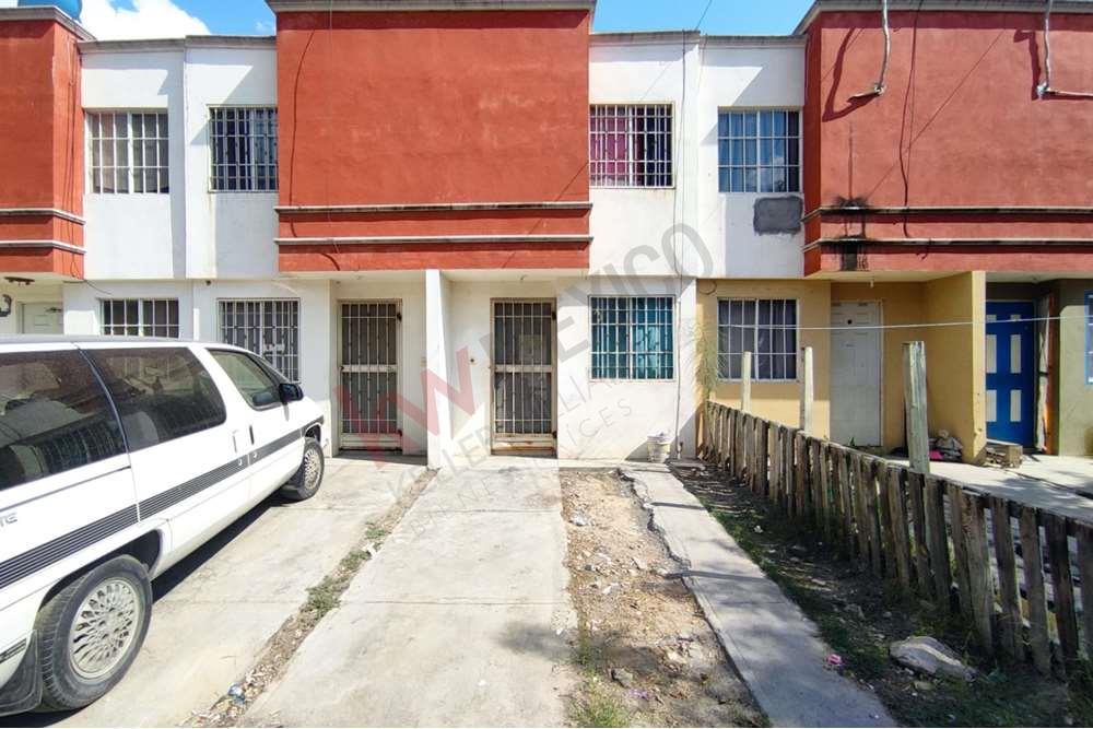 Casa en Venta Villas del Arco  segundo sector en el Carmen Nuevo León.