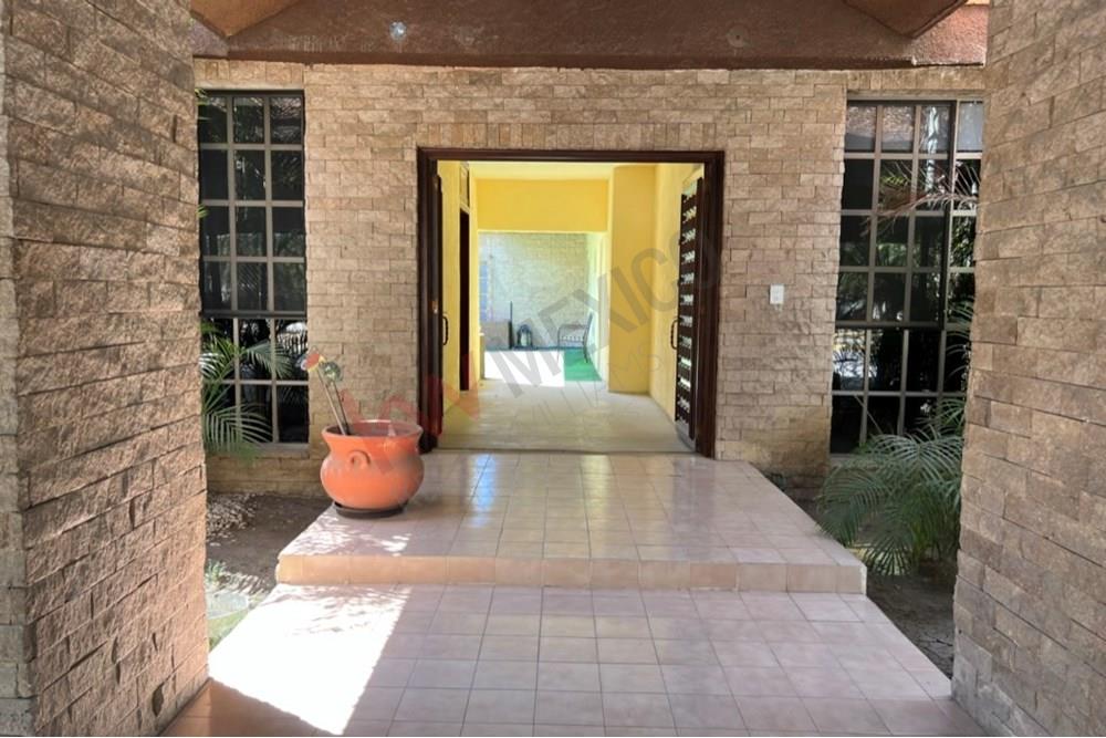 Departamento Ejecutivo en Renta Colonia La Silla