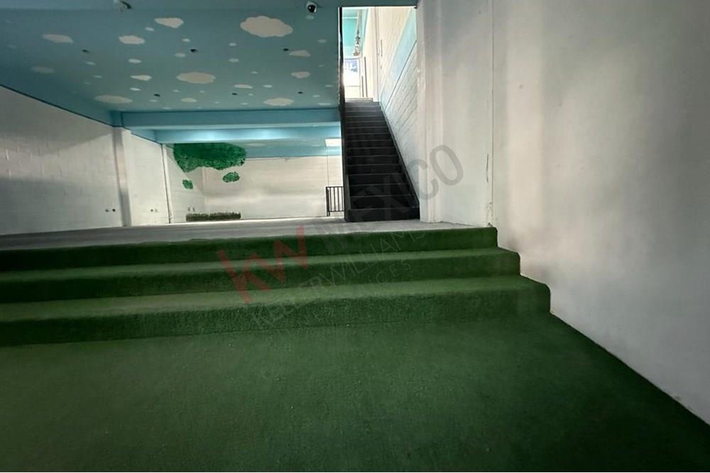 Edificio en Venta en Viveros de la Loma. Tlanepantla, sobre Periférico