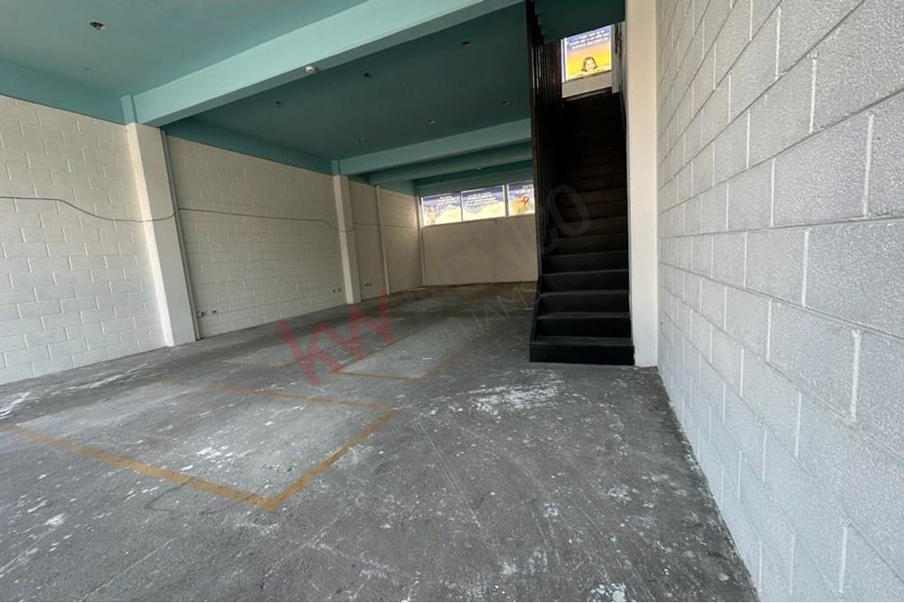 Edificio en Venta en Viveros de la Loma. Tlanepantla, sobre Periférico