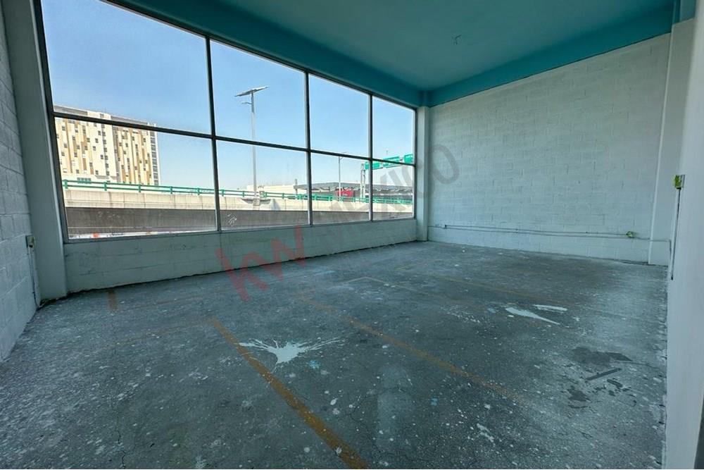 Edificio en Venta en Viveros de la Loma. Tlanepantla, sobre Periférico