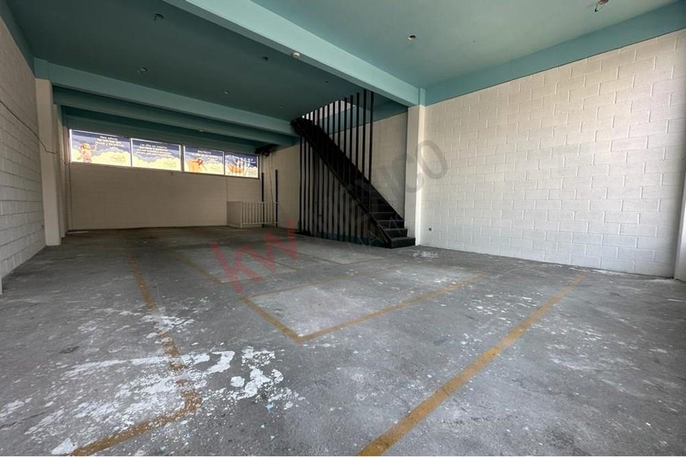 Edificio en Venta en Viveros de la Loma. Tlanepantla, sobre Periférico