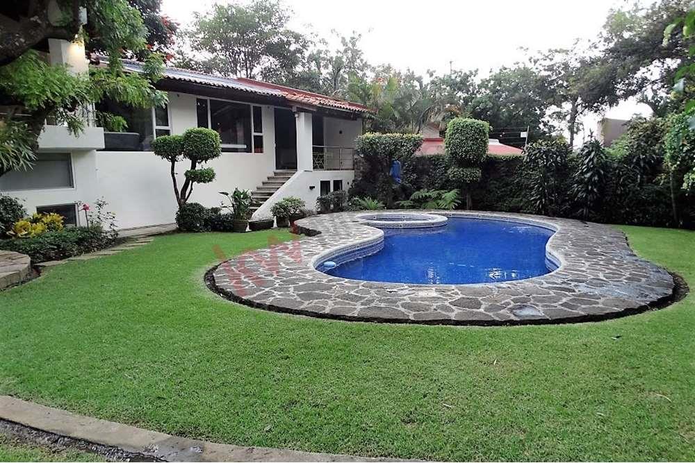 House for rent, northern Cuernavaca, Rancho Cortés subdivision.