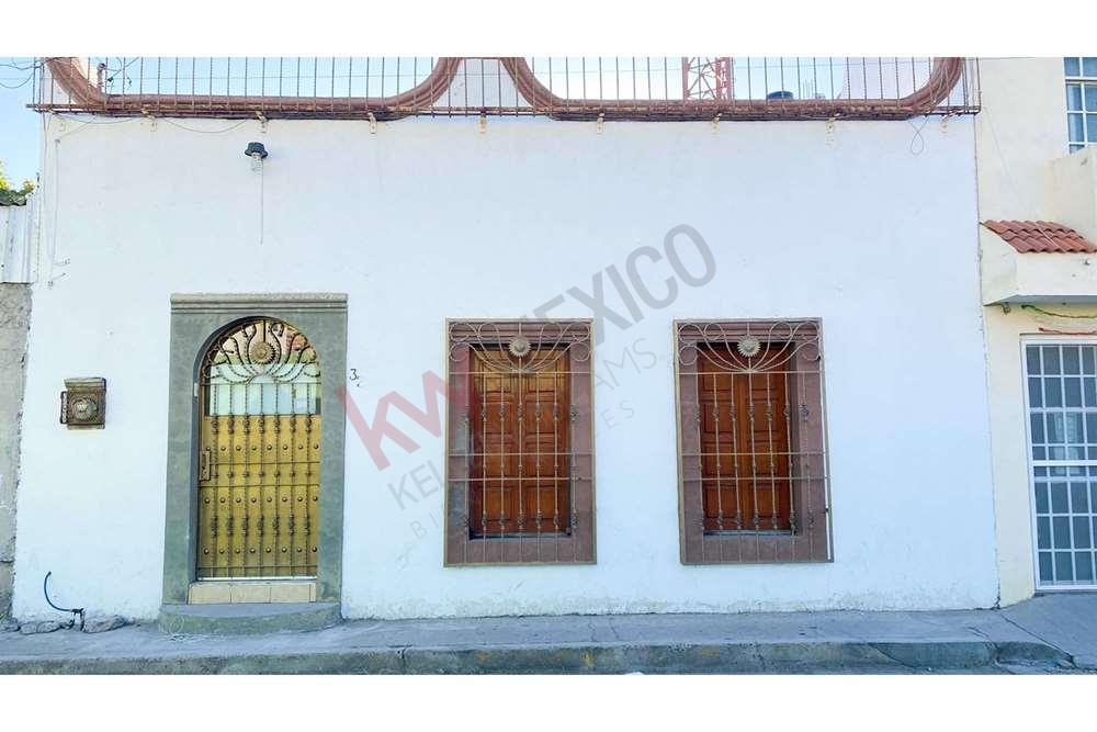 casa  Comonfort, 6 habitaciones, pueblo mágico, negocio, inversión, amplia, entre Celaya y San Miguel de Allende