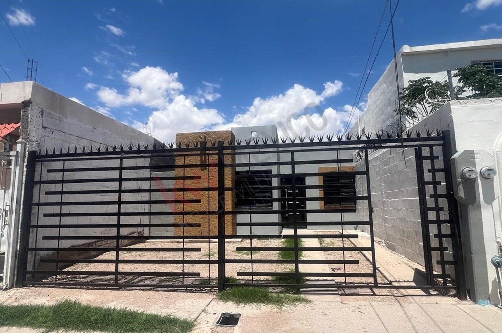 CASA EN RENTA EN EL FRACCIONAMIENTO  JARDINES DEL SOL  ZONA NORTE CHIHUAHUA