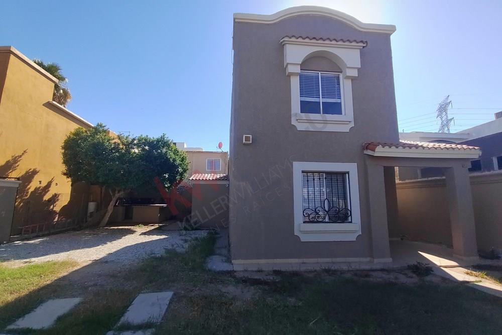 Casa en renta Montecarlo 2da sección, Zona Dorada ...esta lista para  recibirte a ti y tu