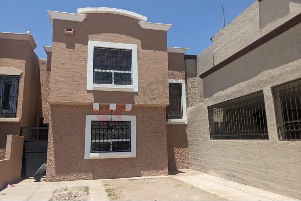 SE RENTA BONITA CASA EN FRACCIONAMIENTO CON ACCESO CONTROLADO