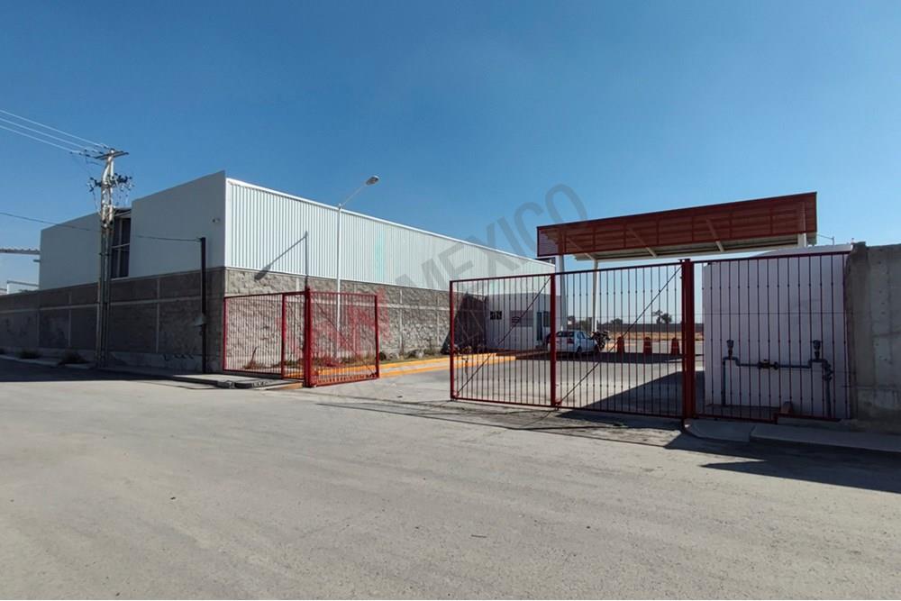 Venta de nave Industrial de 321.2 m², dentro de parque industrial a solo 3 kms del Parque Industrial Benito Juárez. Entrega inmediata.