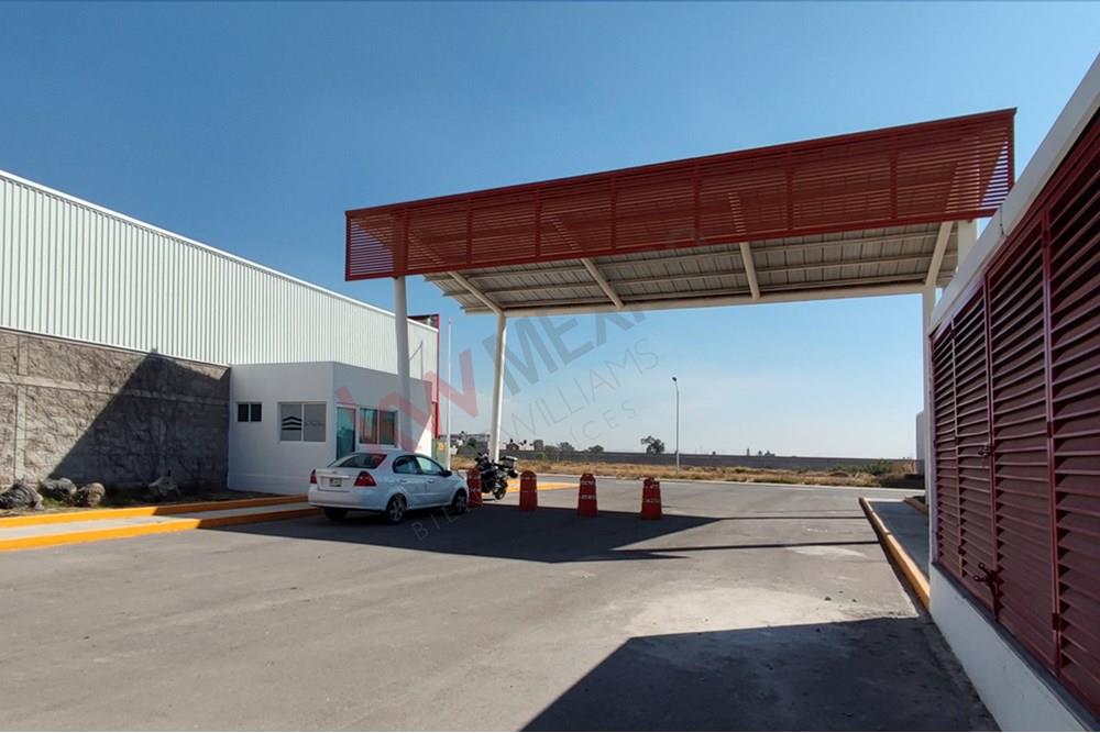 Venta de nave Industrial de 321.2 m², dentro de parque industrial a solo 3 kms del Parque Industrial Benito Juárez. Entrega inmediata.