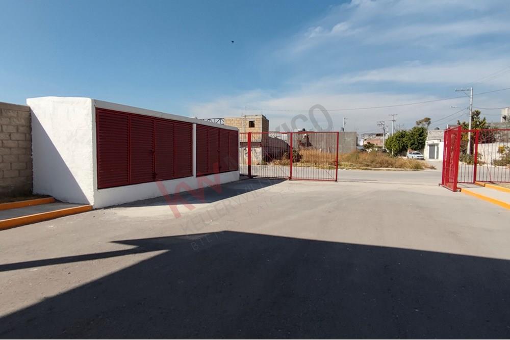 Venta de nave Industrial de 321.2 m², dentro de parque industrial a solo 3 kms del Parque Industrial Benito Juárez. Entrega inmediata.