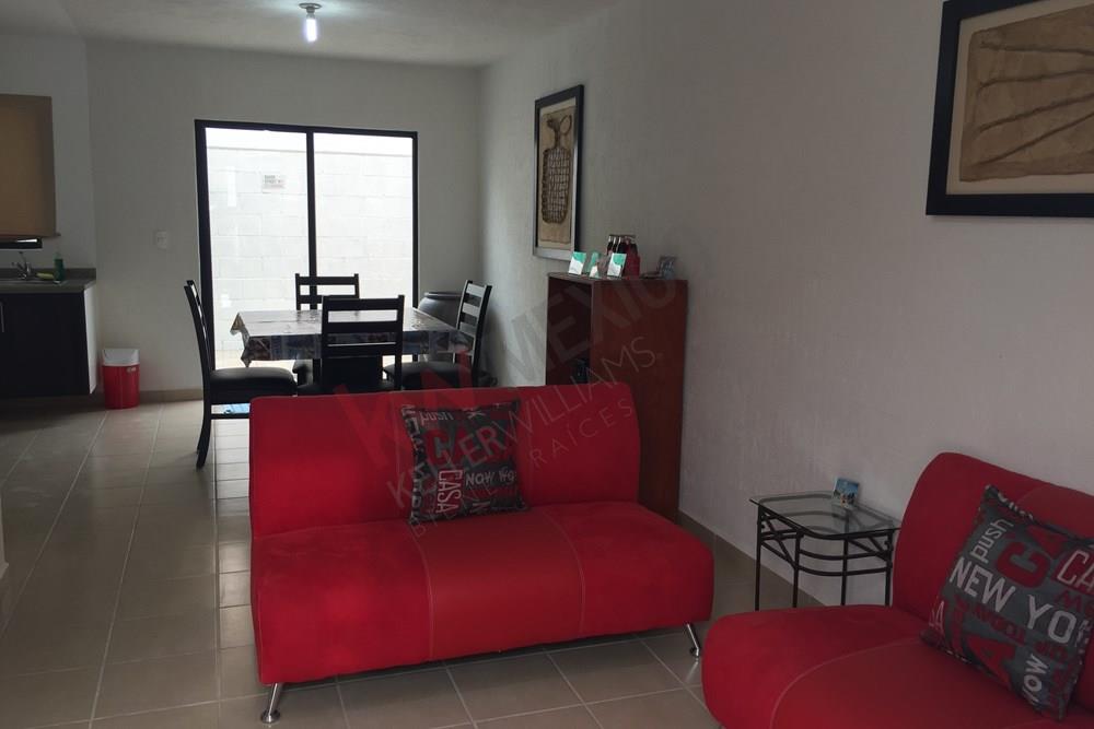 Inversionistas Excelente Casa en Venta. Con Inquilino. Rincones del Marqués. Privada Roganto. El Marqués Querétaro