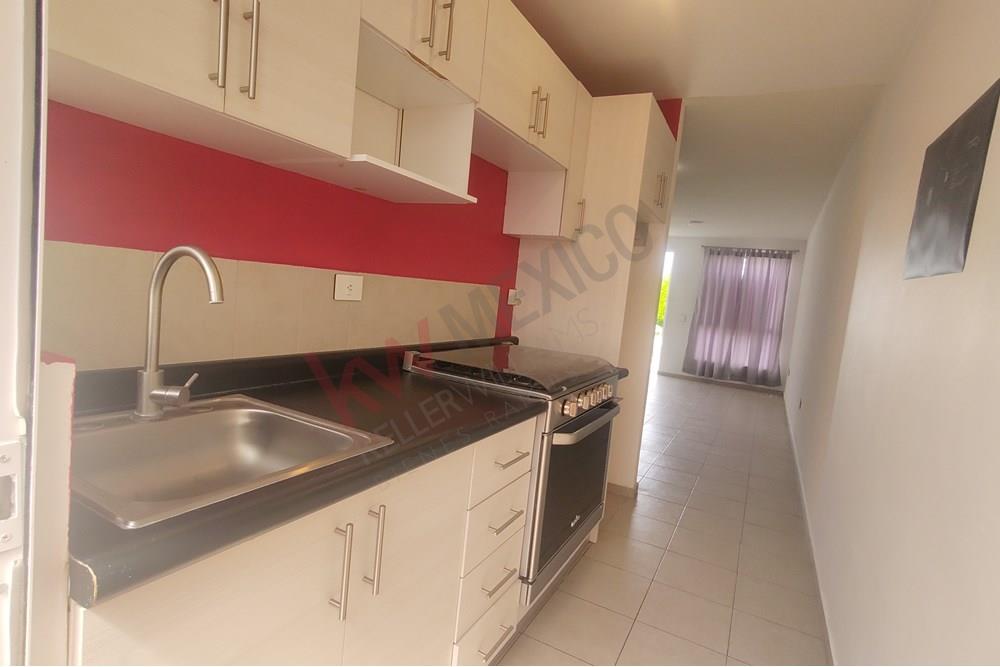 Oportunidad Única: Encantadora Casa en Venta de un Solo Nivel en Viñedos. Privacidad y Comodidad