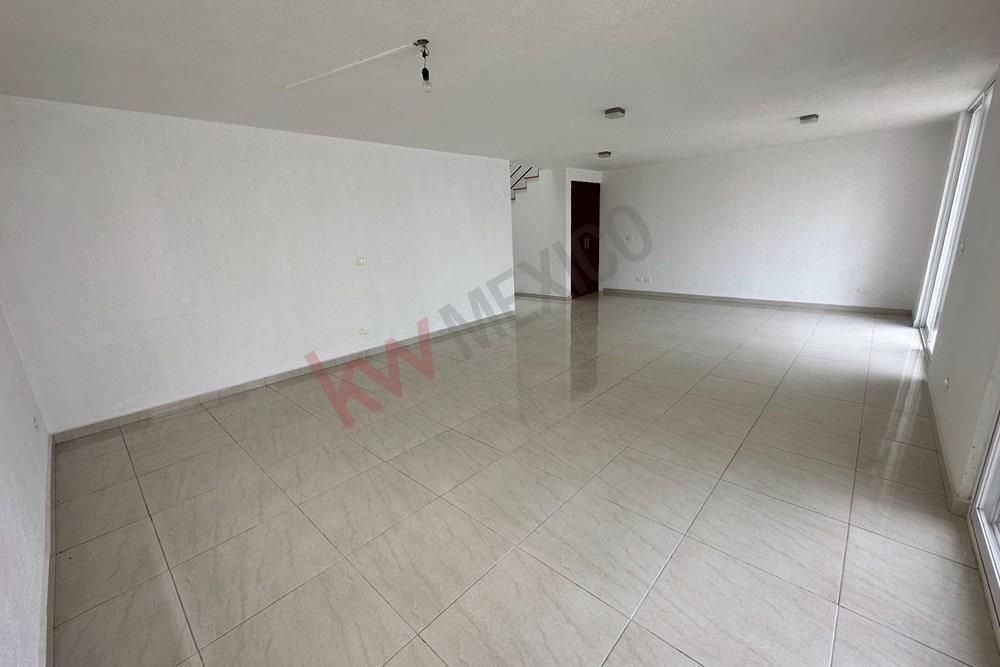 Venta de Casa con 3 Recamaras en Lomas de Juriquilla