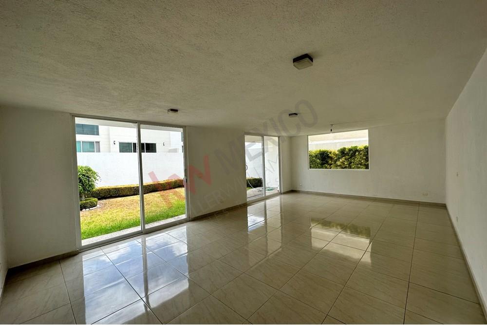 Venta de Casa con 3 Recamaras en Lomas de Juriquilla