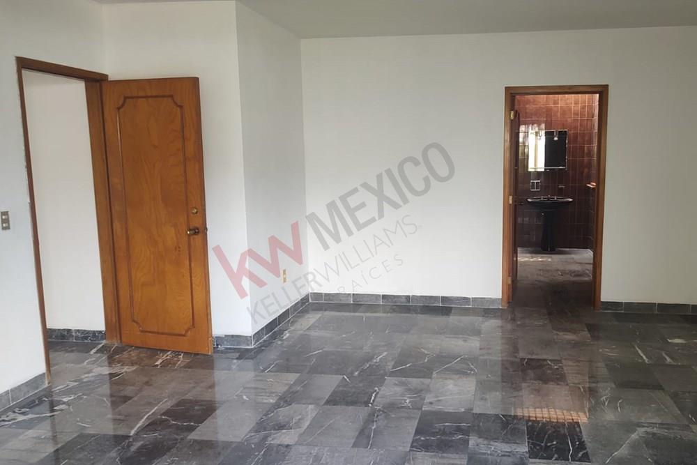 CASA RESIDENCIAL DE UN SOLO PISO EN JURICA QUERETARO
