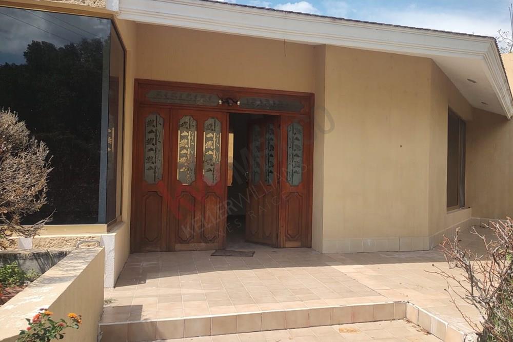 CASA RESIDENCIAL DE UN SOLO PISO EN JURICA QUERETARO