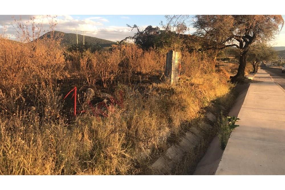 TERRENO EN VENTA de 4,700 m2 Sobre el Boulevard Panamericano Corregidora – Huimilpan Perteneciente a la comunidad del Granjeno.