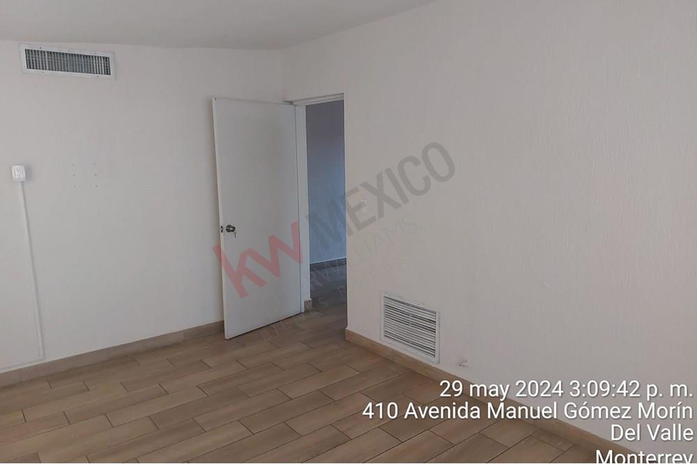 Oportunidad única en San Pedro Garza García!** Renta una oficina de 120 metros cuadrados en la reconocida avenida Gómez Morín, colonia Del Valle