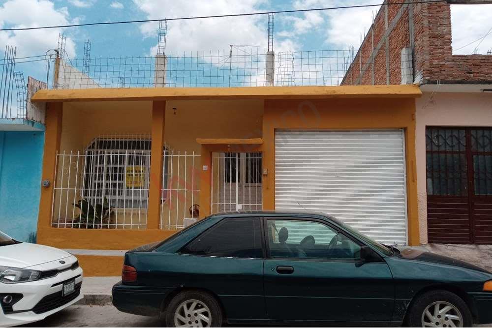 Casa en venta de una planta en la Colonia El Roble al Sur Oriente de Tuxtla Gutiérrez