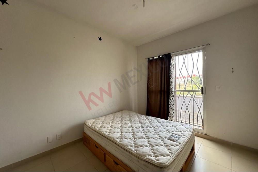 Casa SEMI AMUEBLADA en Bosques de Sanctorum con seguridad las 24hrs, acceso rápido a periférico, autopista, complejos, VW.