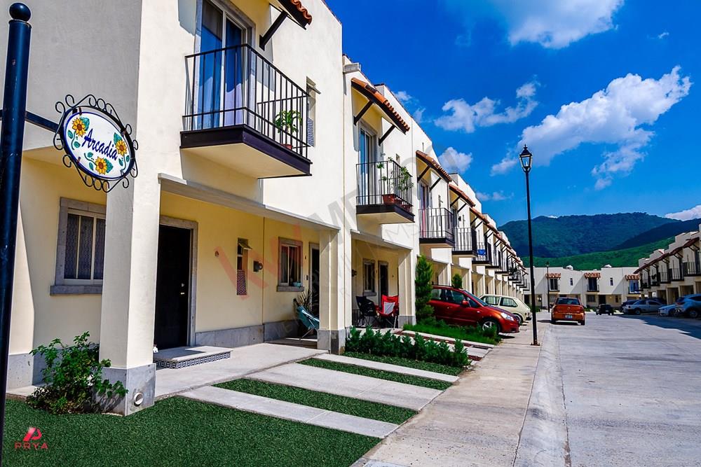 CASA EN VENTA EN ALTA CALIFORNIA, JALISCO.