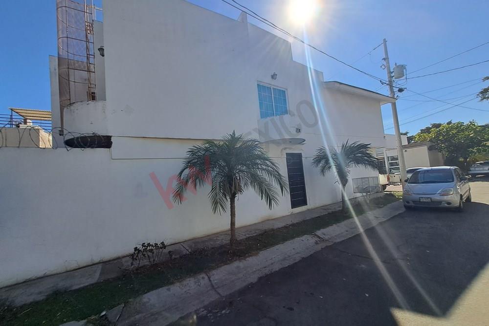 Casa en Venta con 3 recamaras en planta baja, cerca del City Club y escuela  de