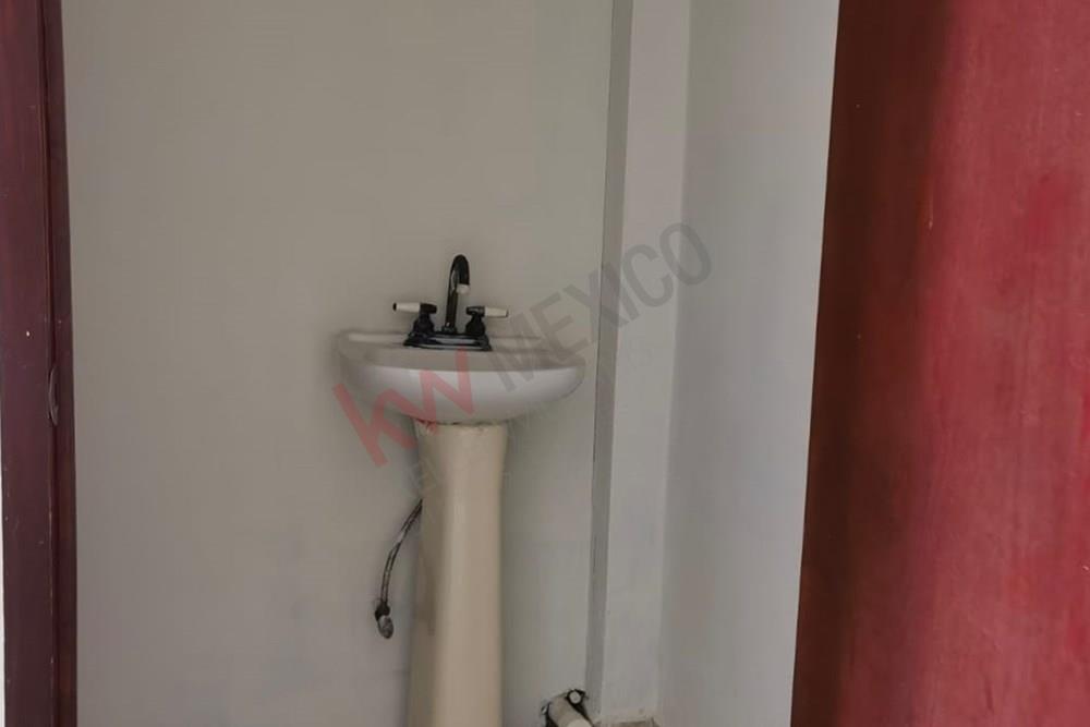 Local en renta Planta Alta en Apaseo el Grande, Guanajuato: ¡Excelente oportunidad!