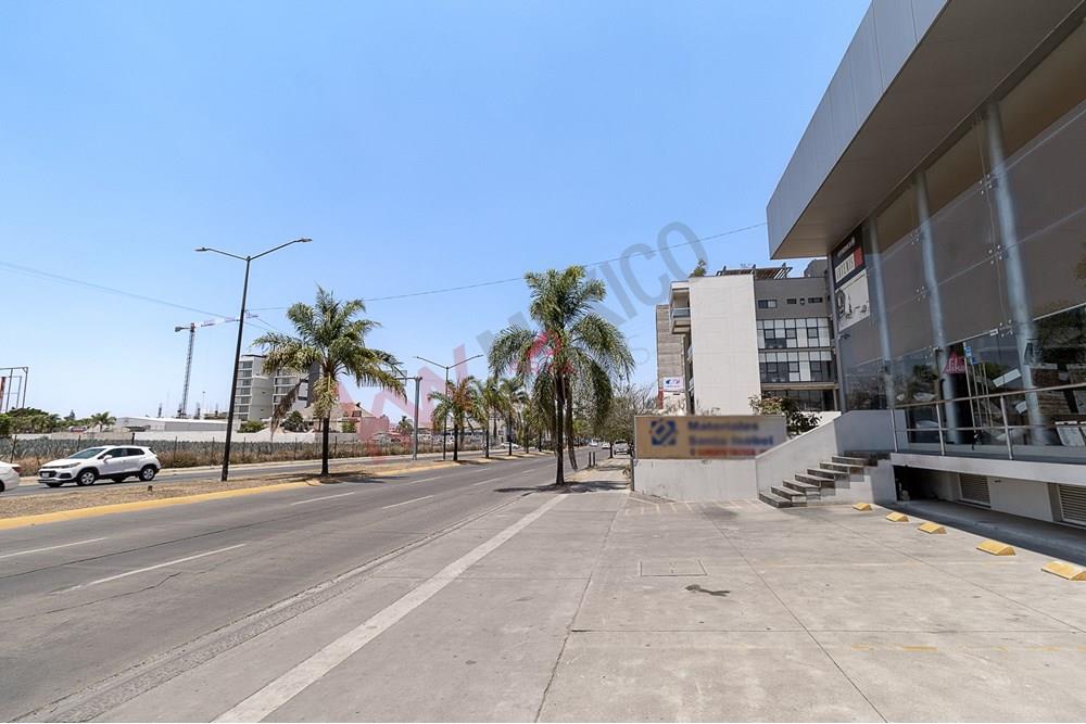 Local en Renta en Valle Real, Zapopan Jalisco.