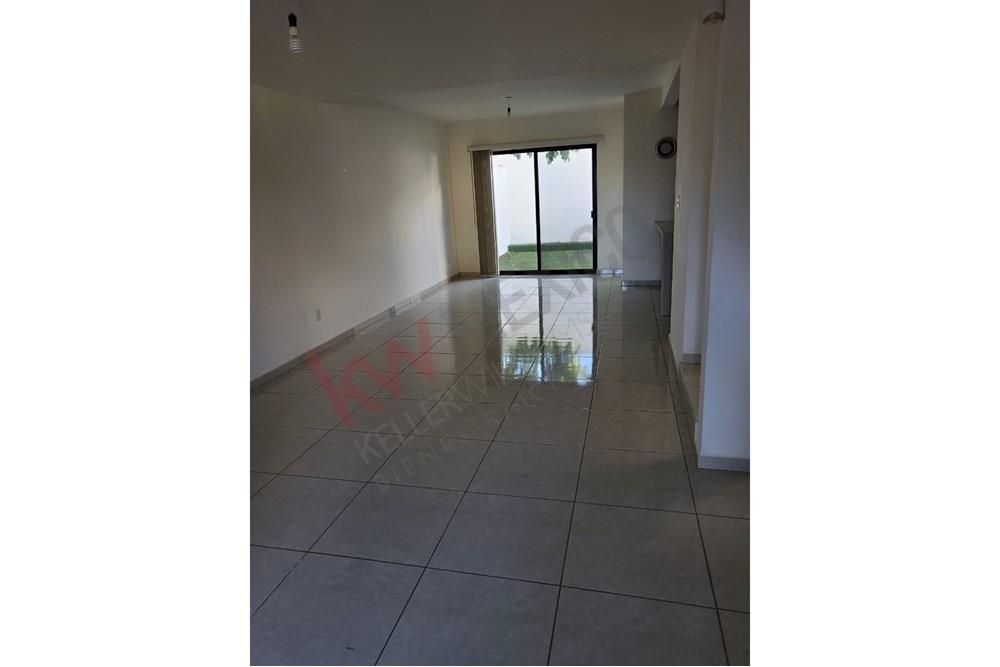 RENTA CASA EN CONDOMINIO VALLE DE JURIQUILLA CON ALBERCA !!!!!!!!