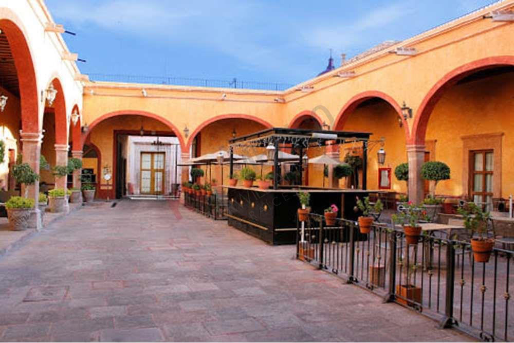 Grandioso Hotel.  Ubicado en el primer cuadro en el Centro Histórico de Querétaro, Querétaro.