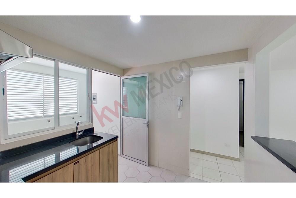 Amplio departamento en venta en Atizapán de Zaragoza