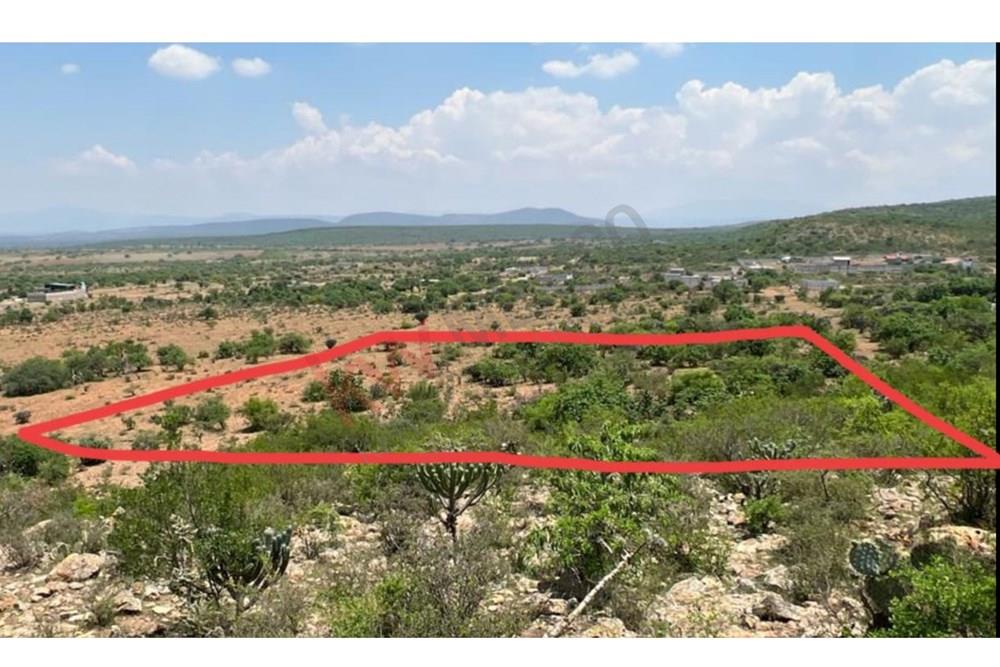 1020-23225 Se Vende Terreno de 10,000m2 en Navajas, Queretaro (2km del Aeropuerto Intercontinental de Querétaro)
