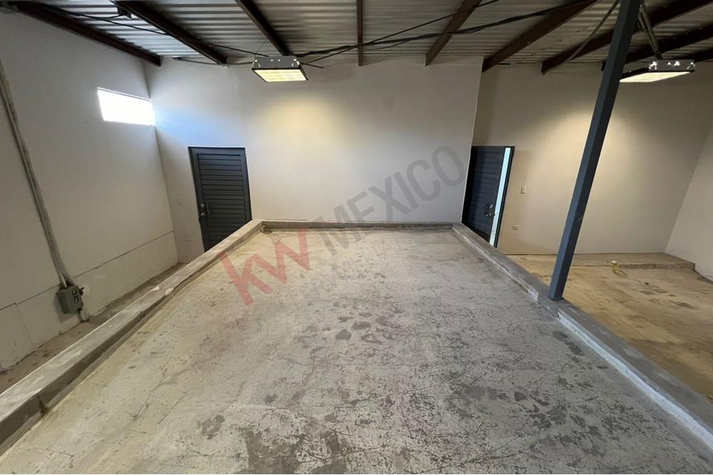BODEGA EN RENTA ZONA AV. TOMAS FERNANDEZ CON MAXIMA SEGURIDAD