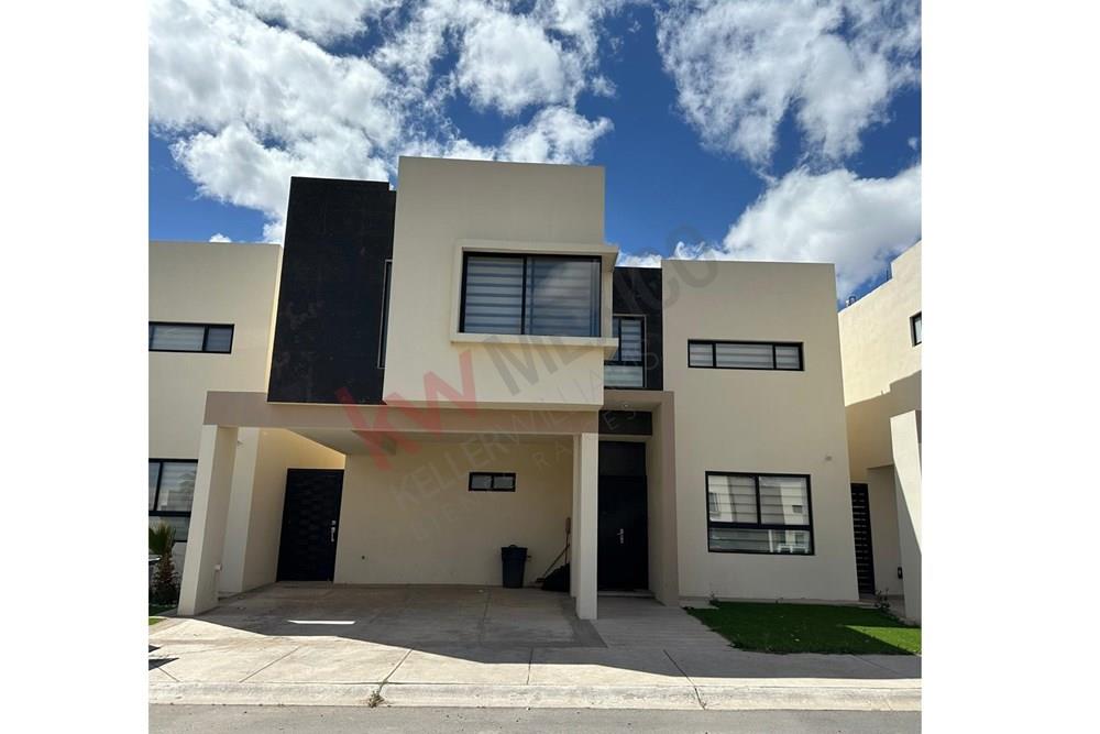 CASA EN RENTA EN ALTARIA 7 SEMI AMUEBLADA Y EQUIPADA FRACCIONAMIENTO CON ALBERCA