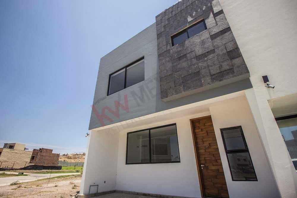 Casa en venta en coto Cerezo, Valle Imperial, Zapopan