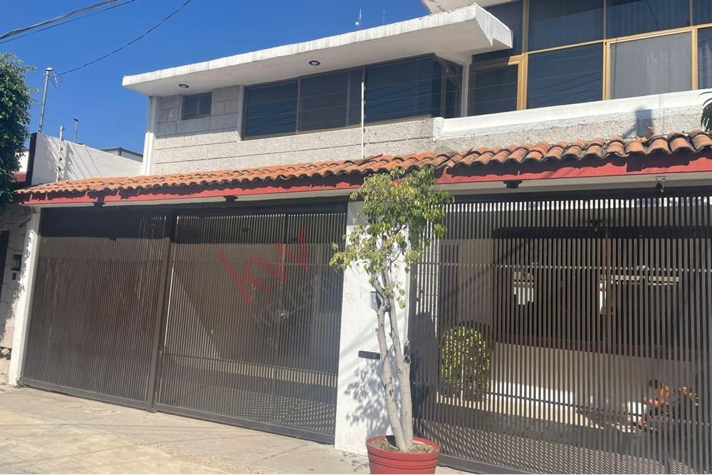 Venta de casa en Colinas del Cimatario Querétaro, excelente oportunidad de  inversión