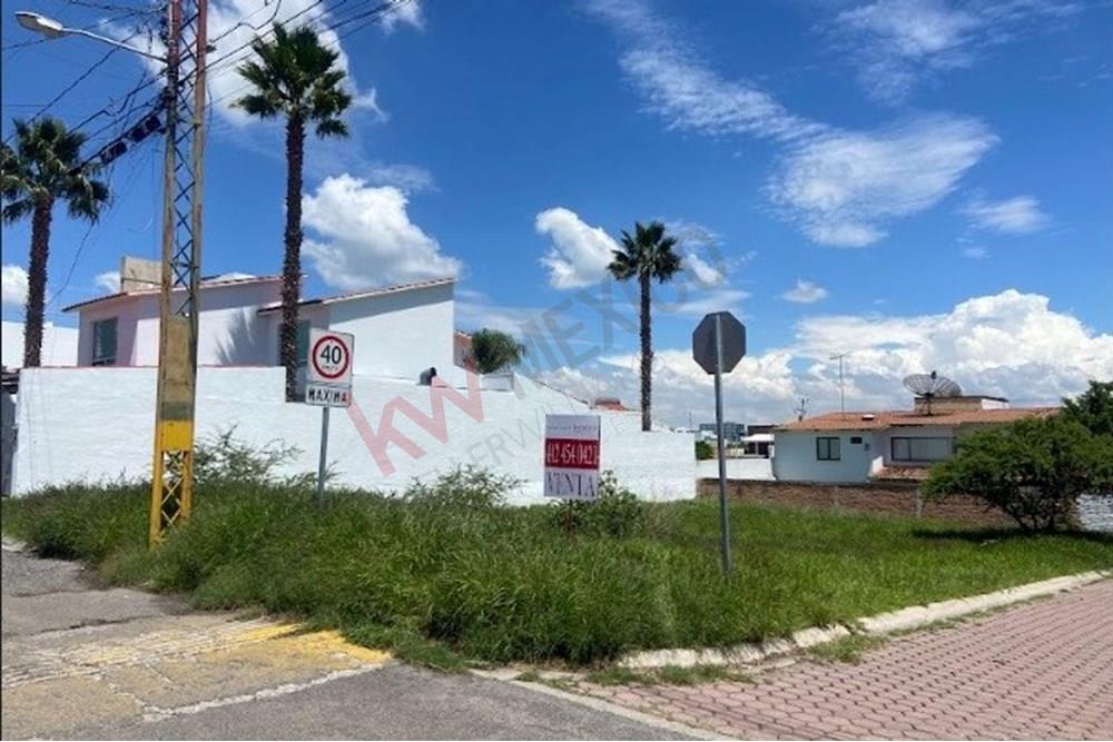 Terreno en venta con gran ubicación, en Villas del Mesón Juriquilla