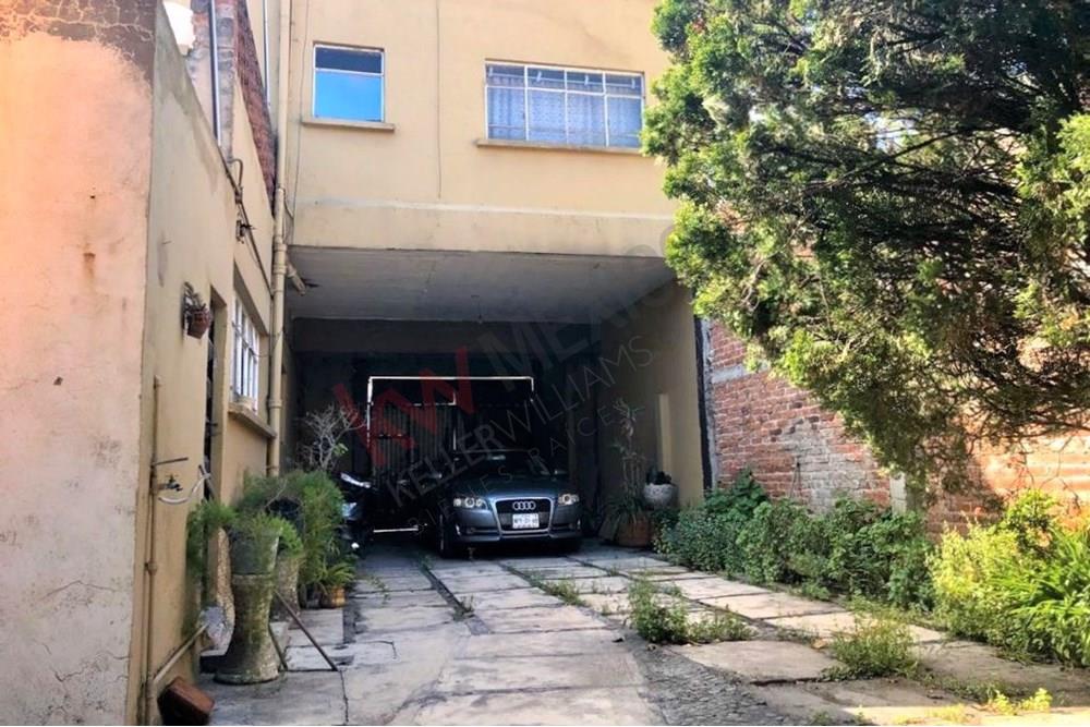 Casa sola en VENTA con uso de suelo mixto en Cuautitlán, Edo Mex