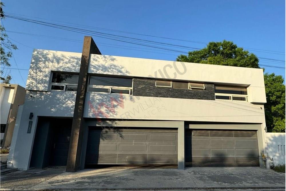CASA EN VENTA EN DEL PASEO RESIDENCIAL
