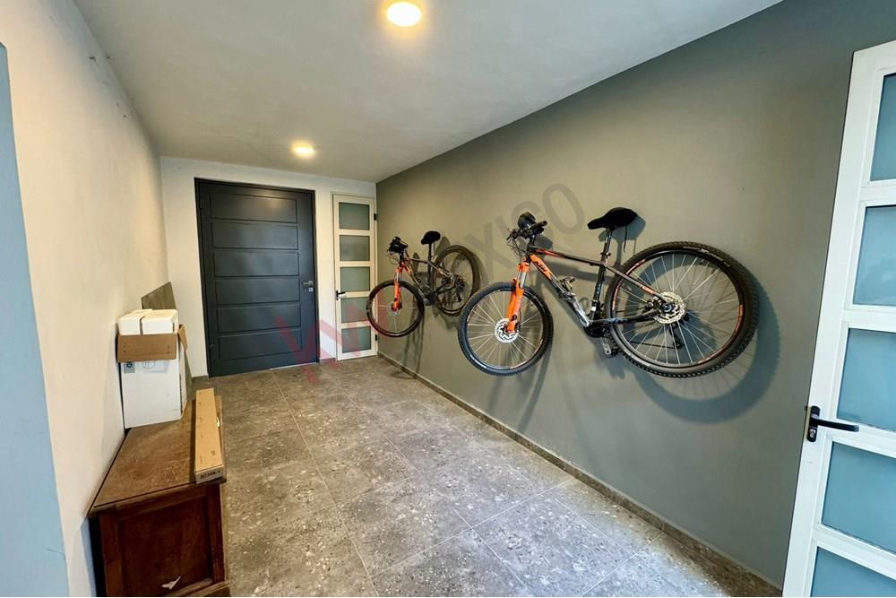 CASA EN VENTA EN DEL PASEO RESIDENCIAL