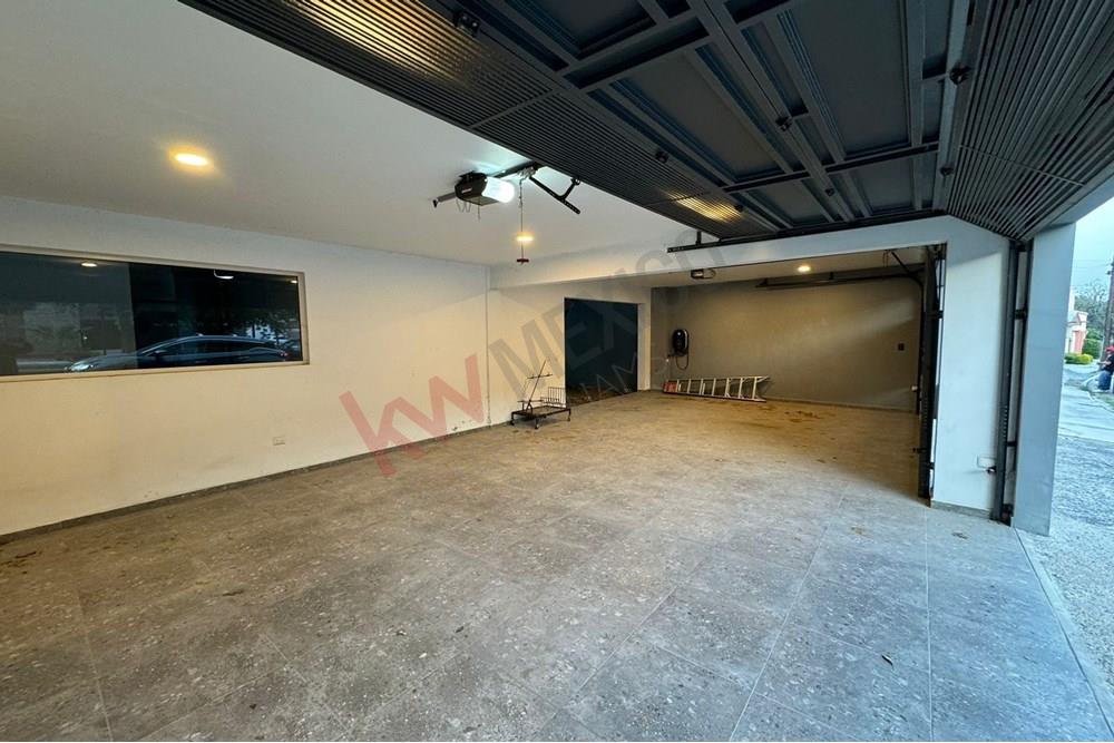 CASA EN VENTA EN DEL PASEO RESIDENCIAL