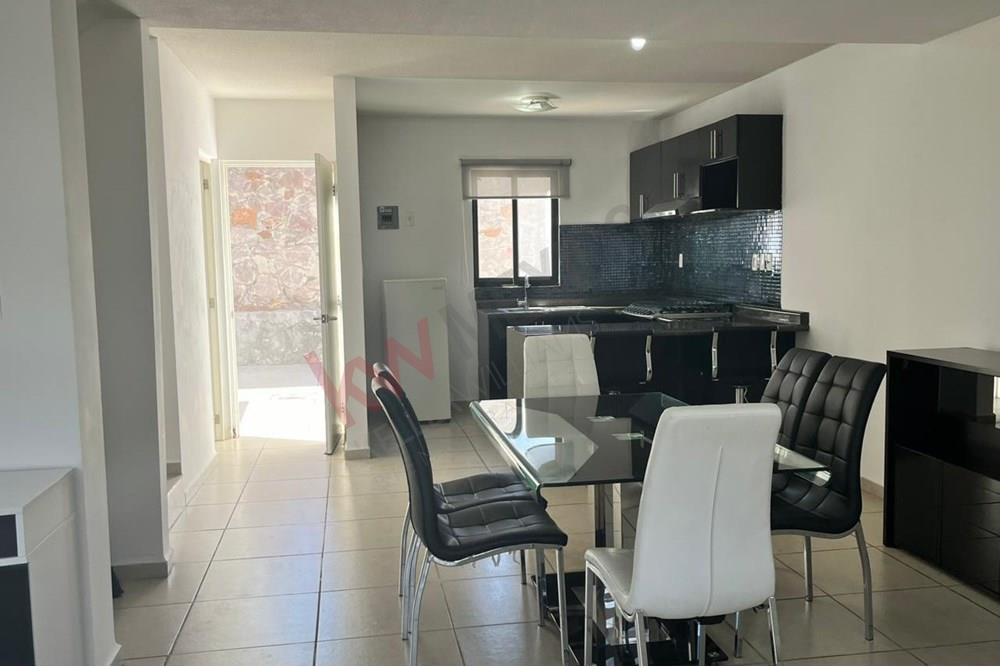 Se renta casa en El Canto Zibata, El Marques, Querétaro