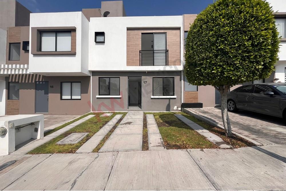 BELLA casa en renta en Riscos de Zakia - $12,000 mtto incluido