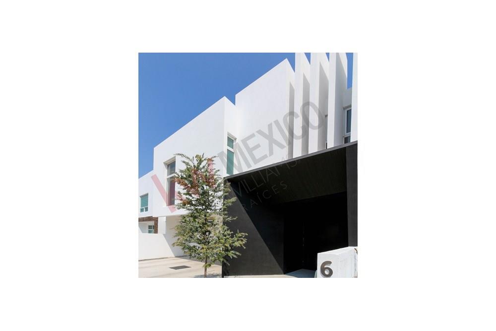 ESTRENA CASA MODERNA EN VENTA DE AUTOR EN ZIBATA, DE 3 RECÁMARAS, ROOF GARDEN, CINE, CAVA Y SALON DE JUEGOS