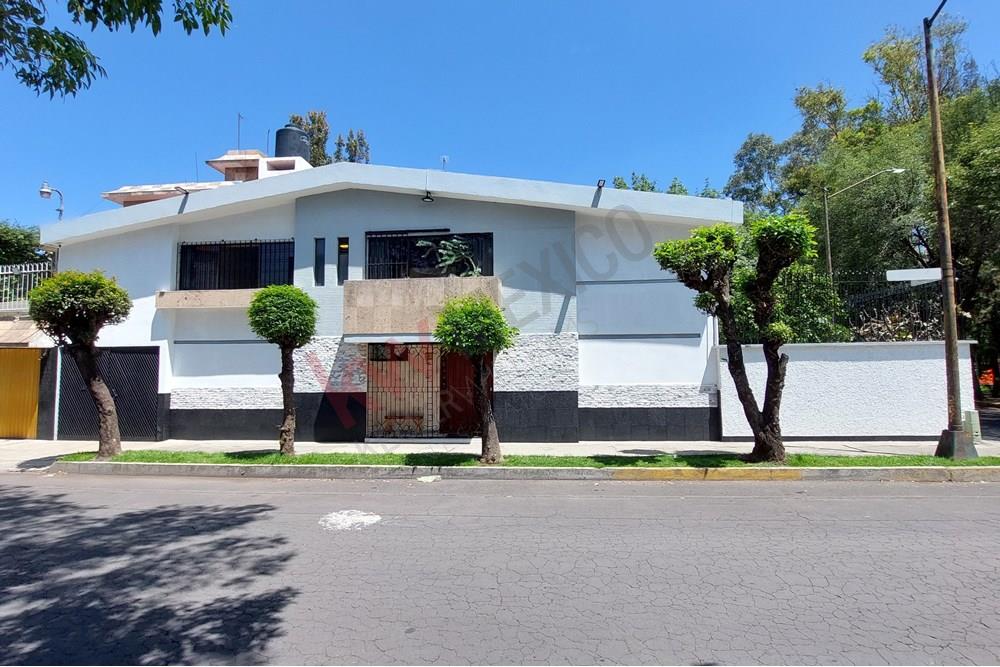 RENTA CASA PASEOS DE TAXQUEÑA, COYOACAN, CDMX sin muebles o semiamueblada