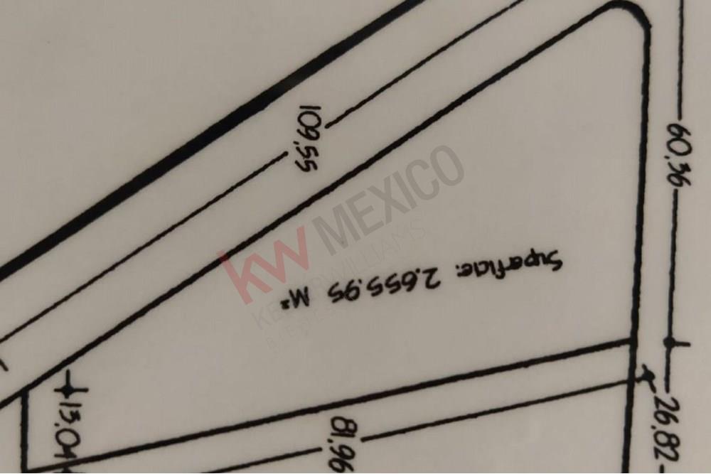 Venta de terreno rústico de 4,660 m2.  Ubicado en Boulevard Panamericano, Corregidora - Huimilpan.