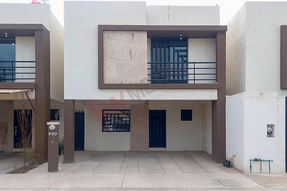 Casa en Renta en Villas del Renacimiento en Torreón, Coahuila. 3  habitaciones, 2 y medio baños.