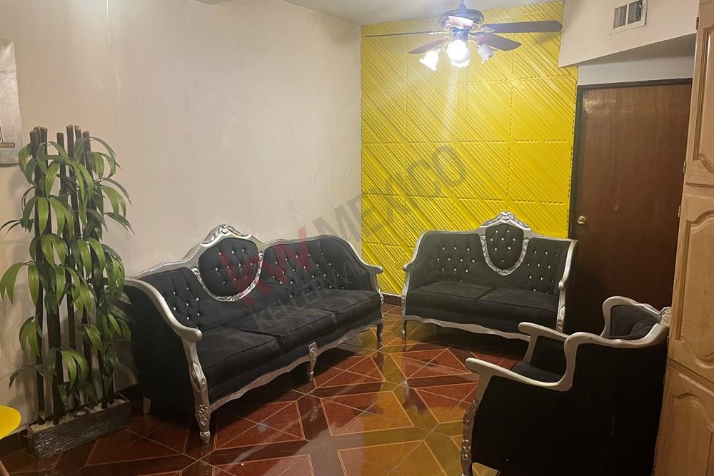 BONITA CASA EN VENTA DE UNA PLANTA, FRENTE A PARQUE EN HORIZONTES DEL SUR!!