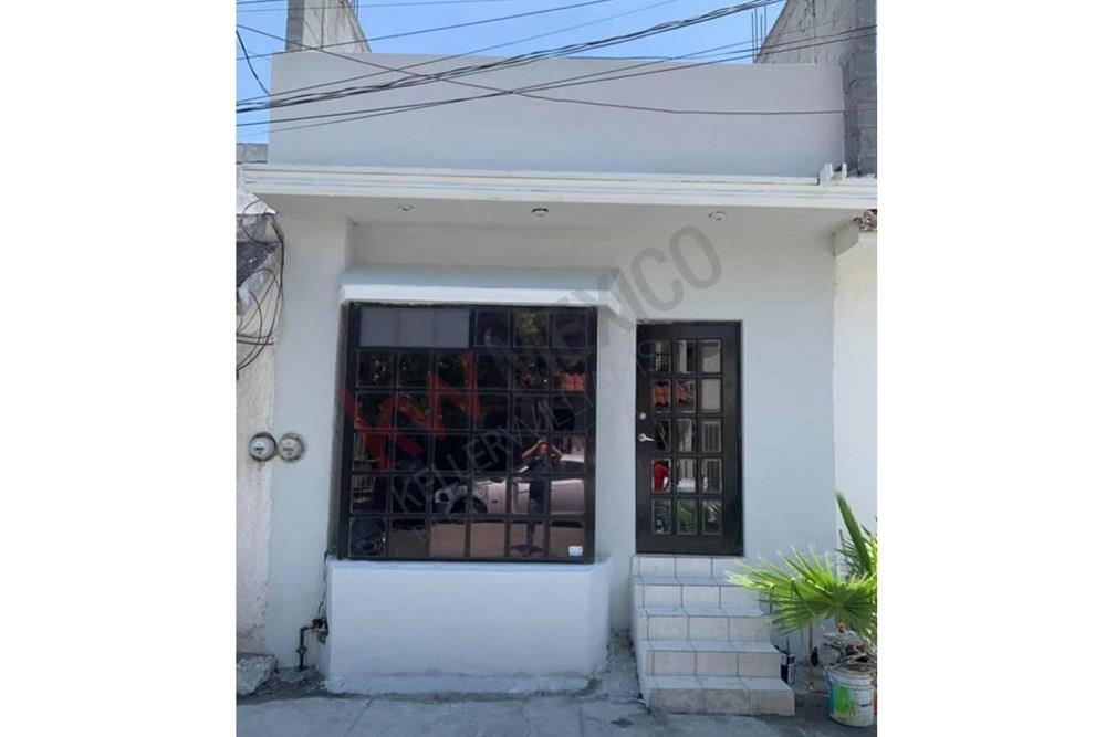 VENTA CASA MIRADDOR DE LAS MITRAS CERCA DE PEDRO INFANTE